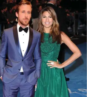  ??  ?? Ryan Gosling and Eva Mendes