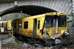  ?? (RAIB) ?? The wreckage of Class 507 507006 at Kirkby the morning after the incident.