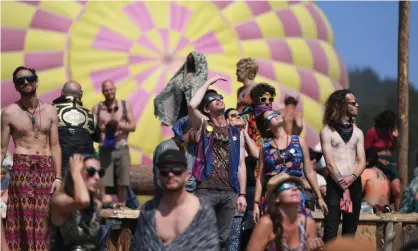  ?? Photograph: Robyn Beck/AFP/Getty Images ?? The crowd at an eclipse festival in Oregon in 2017. A similar event planned for Patagonia in December is going ahead, despite the Covid-19 pandemic.