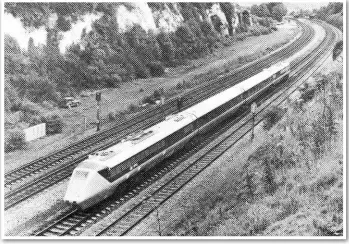  ?? BRITISH RAIL. ?? In the summer of 1975 APT-E set a new BR speed record of 152mph. The train passes Goring in the Thames Valley on July 21 1975.