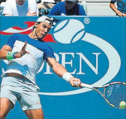  ??  ?? Rafa Nadal, preparando su debut contra Denis Istomin. Esta noche, sobre las 21.00 horario peninsular español, en la pista central Arthur Ashe