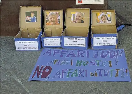 I volti degli anziani ai sit in per la Rsa «L’Asl chiude, trattati come ...