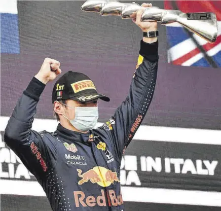  ?? AFP ?? Max Verstappen fue el claro dominador en el último Gran Premio de Imola, donde dominó la carrera con total autoridad por delante incluso de los Mercedes tras una salida antológica
//