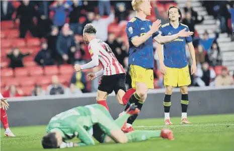  ?? ?? Stephen Wearne turns away to celebrate after scoring Sunderland’s winning goal.