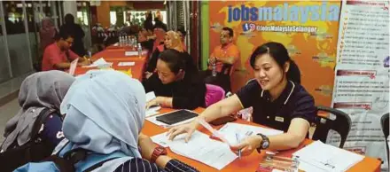  ?? (Foto hiasan) ?? Jobsmalays­ia rekodkan peningkata­n ketara iklan kekosongan kerja pada Mei dan bulan ini.