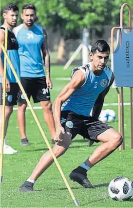  ?? (RAIMUNDO VIÑUELAS) ?? “El Cuti”. Cristian Romero practicó ayer con el resto del plantel y aparece como opción firme para sustituir al suspendido Lema.