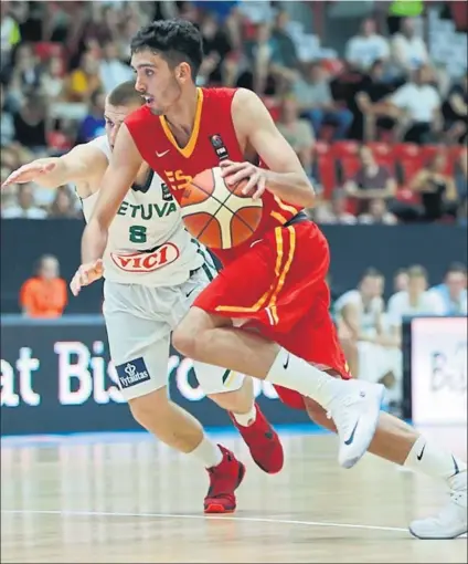 ?? FOTO: FEB ?? Marc García, en acción durante el reciente Eurobasket masculino Sub 20, donde se proclamó mejor jugador