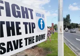  ?? Photo / Supplied ?? Fight the Tip, Save the Dome protesters along State Highway 1 last year.