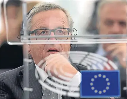  ?? PATRICK HERTZOG / AFP PHOTO ?? El presidente de la Comisión Europea, Jean-Claude Juncker, durante la sesión de ayer