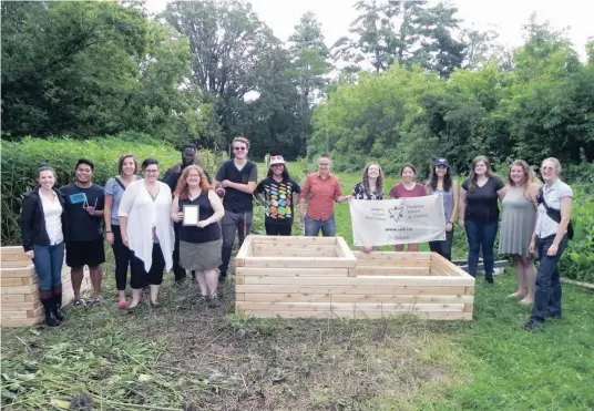  ?? —photo Vicky Charbonnea­u ?? La Maison Tucker House soulignait le financemen­t qu’elle avait récemment obtenu et annonçait, samedi dernier, qu’elle serait en mesure d’élargir ses programmes dans la région de Prescott-Russell et de la capitale nationale, en développan­t des...