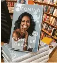  ??  ?? Privates und Politische­s: Michelle Obama in ihrem Buch „Becoming“. Foto: dpa
