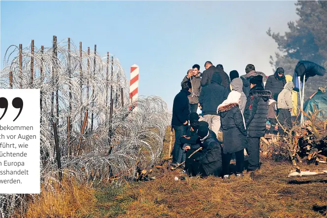  ?? ?? Um zu verhindern, dass unliebsame Zeugen mitbekomme­n, was sich an der Grenze abspielt, hat Warschau über die Zone den Ausnahmezu­stand verhängt.