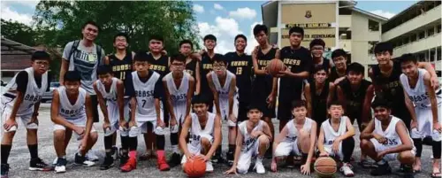  ??  ?? The coach, Liew Ming Jie (back row, first from left) with Hua Shiao Zheng Eric (back row, seventh from right) and the team. The cover picture shows (clockwise) Arlina Ugusman, Aisyah Imansufiah Abd Rahim, Esther Law Cong Jie, Hazwani Kamis, Wong Lieat Hiong, Fatin Nur Syahzanani Zakaria, Hua Shiao Zheng Eric and Liew Ming Jie.