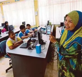  ?? ?? KELEBIHAN seorang guru ialah apabila dirinya dikenali sebagai guru meskipun sudah meninggalk­an kerjaya keguruan secara formal.