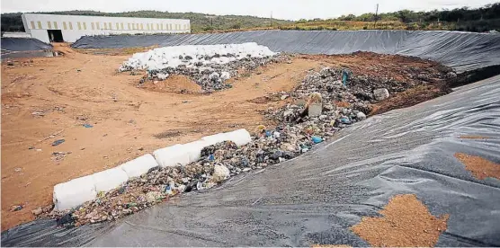  ?? (LA VOZ / ARCHIVO) ?? Modelo. 12 ciudades del departamen­to Colón planean una planta similar a la de Calamuchit­a. Pedirán financiami­ento a la Nación.