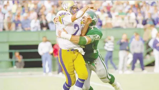 ?? Files ?? Saskatchew­an Roughrider­s rush end Bobby Jurasin, shown hitting Winnipeg Blue Bombers quarterbac­k Tom Clements in 1987, is the Green and White’s all-time sacks leader.