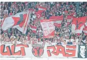  ?? RP-FOTO: ARCHIV/JANNING ?? Die Ultras Düsseldorf beim Auswärtssp­iel in Bremen im August 2019.