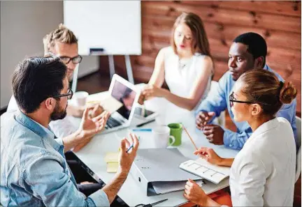  ??  ?? SATISFACCI­ÓN LABORAL. Un estudio del Iecon concluyó que los hombres son más felices que las mujeres en sus lugares de trabajo.