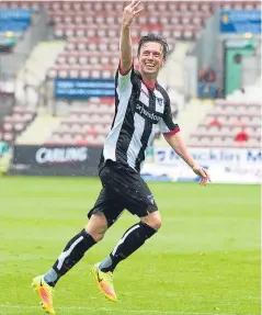  ?? Picture: SNS. ?? Joe Cardle is all smiles again as the feelgood factor has returned to East End Park.