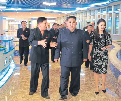  ?? AFP ?? Kim inauguró ayer un restaurant­e de pescados y mariscos en Pyongyang