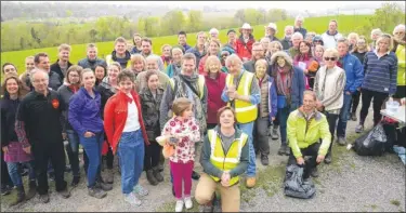  ?? Picture: Gary Browne FM4320664 ?? Cyclists and walkers at the third annual Catha’s Seat picnic