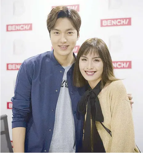  ??  ?? Bench gives fans of Lee Min Ho an unforgetta­ble summer with “Be My Yeobo,” here with author Marbbie Tagabucba.