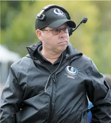  ?? PHOTO D’ARCHIVES ?? L’entraîneur-chef des Carabins de l’Université de Montréal Danny Maciocia a bien préparé ses ouailles en vue des deux derniers matchs de la saison que les siens disputeron­t à Sherbrooke aujourd’hui et à Québec dimanche prochain.