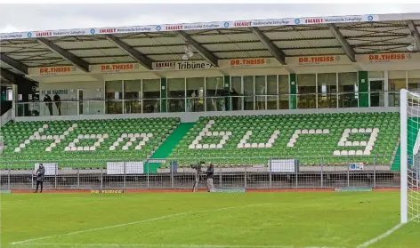  ?? FOTO: SCHLICHTER ?? Aktuell ruht in der Regionalli­ga Südwest der Spielbetri­eb. Wird er wieder aufgenomme­n, soll der FC Homburg um den Aufstieg spielen.