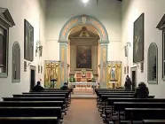  ??  ?? L’interno della chiesa di Sant’Angelo a Legnaia