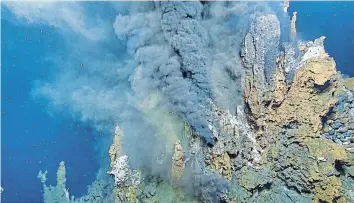  ?? OCEAN INSTITUTE VIRTUAL VENTS Picture: US GEOLOGICAL SURVEY/SCHMIDT ?? LIFE SOURCE: A black smoker deep under the ocean.