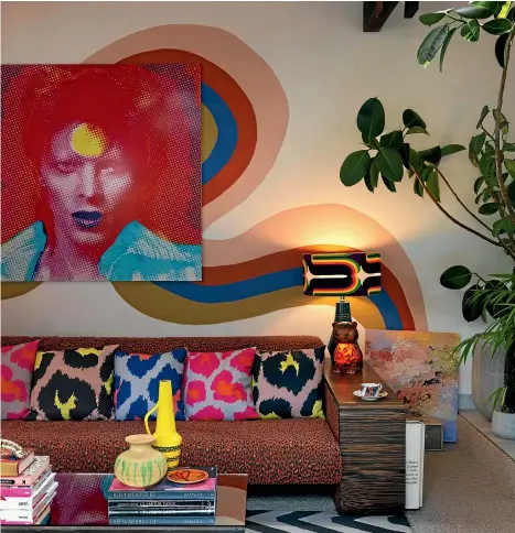  ?? PHOTO: EVIE KEMP ?? Evie Kemp’s mural in her David Bowie themed lounge.