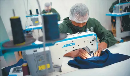  ?? / José Vargas ?? La industria textil representa para el país del 6 al 8 % del PIB industrial y el 21 % del empleo industrial colombiano.