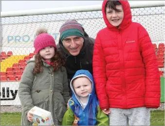  ??  ?? ( L- R), Holly Elliott, Bobby Kearins, Alan Kearins and Jack Elliott at the Easter Egg Hunt in the Showground­s last Saturday.