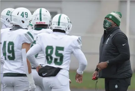  ?? KEN SWART — FOR MEDIANEWS GROUP, FILE ?? West Bloomfield is coming off a 63-6 win over Sterling Heights Stevenson in a Division 1 district championsh­ip game. The Lakers are scheduled to face Romeo in a regional final once the MHSAA has cleared football activities to resume.