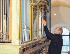  ?? FOTO: PR ?? Die Schäfer-Orgel der Westerheim­er St. Stephanusk­irche kehrt ab Montag an ihren vertrauten Platz auf die zweite Empore zurück.