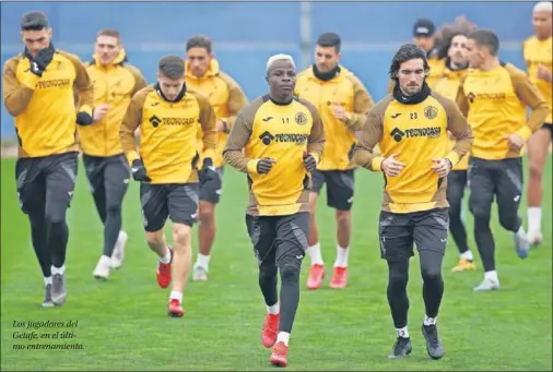  ??  ?? Los jugadores del Getafe, en el último entrenamie­nto.