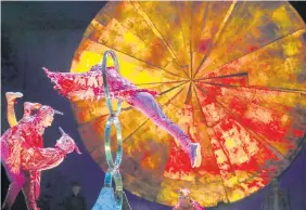  ??  ?? El espectácul­o Luzia, creado por el Cirque du Soleil, se presentó en la Gran Carpa Santa Fe.