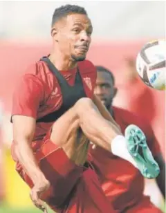  ?? ?? Fernando Reges, durante un entrenamie­nto // MANUEL GÓMEZ