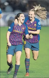  ?? FOTOS: PERE PUNTÍ ?? Tonni Duggan y Mariona Caldentey fueron las goleadoras del Barça. La balear celebró su cumpleaños con una diana
