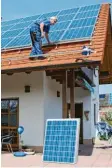  ?? Foto: Marina Lohrbach, Adobe Stock ?? Eine Solaranlag­e lohnt sich oft für Haus‰ besitzer.