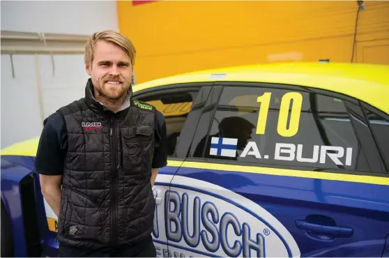  ?? Bild: BJÖRN LINDGREN ?? DUBBELARBE­TARE. Antti Buri är inte bara teamchef i det finländska Stcc-stallet LMS Racing, han är också förare i bil nummer 10.