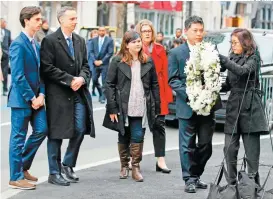  ??  ?? Familiares de algunos fallecidos en 2013 en la ceremonia