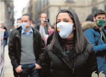  ??  ?? Inés Arrimadas, ayer durante un acto de apoyo a la equiparaci­ón salarial de cuerpos policiales