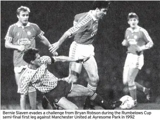  ?? ?? Bernie Slaven evades a challenge from Bryan Robson during the Rumbelows Cup semi-final first leg against Manchester United at Ayresome Park in 1992