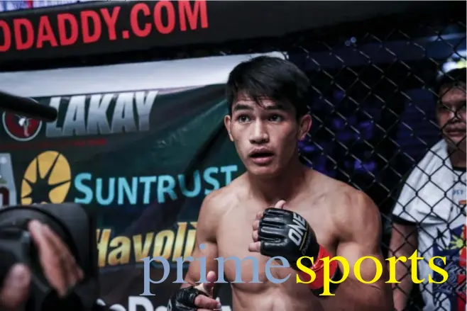  ?? One Championsh­ip photo ?? UP IN THE LIMELIGHT. Team Lakay’s Danny Kingad maybe a new comer to One Championsh­ip but his two recent victories in Asia’s largest promotion means his ready to take on the limelight.