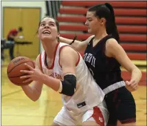  ?? DAVID DALTON — FOR MEDIANEWS GROUP ?? Payton Lee, shown in action against Ford in this file photo, led Anchor Bay to a victory over Stevenson on Thursday.