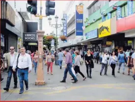  ?? M. FERNÁNDEZ ?? La situación no está para hacer loco, hay que andar con pies de plomo.