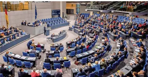  ?? FOTO: KAPPELER/DPA ?? Mit 709 Abgeordnet­en liegt die Zahl der Parlamenta­rier im Bundestag so hoch wie noch nie. Der frühere Parlaments­präsident Norbert Lammert hatte bereits im vergangene­n Jahr eine Höchstzahl von etwa 630 angeregt.