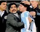  ??  ?? A Copa América aproximou-o ainda mais do deus eterno do futebol. Mas a vantagem de Diego permanece intocável