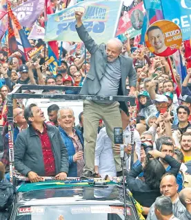  ?? AFP ?? Lula da
Silva marchó en caravana por las calles de Sao Paulo